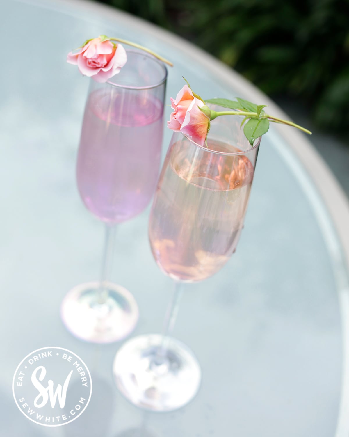 Easy Elderflower Prosecco Cocktail easy floral and fruity cocktail